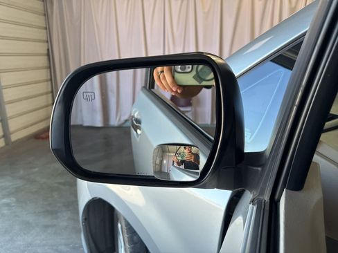 Used 2014 Toyota Sienna SE FWD image 18