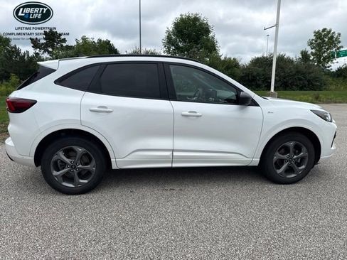 Used 2023 Ford Escape ST-Line AWD/4WD image 8