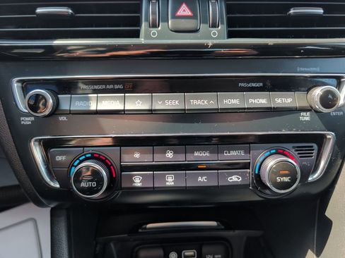 Used 2019 Kia Optima S FWD image 15