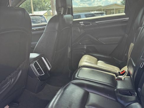 Used 2016 Porsche Cayenne S AWD/4WD image 7