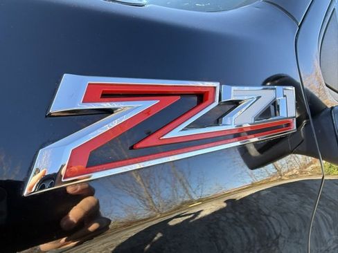 Used 2021 Chevrolet Silverado 1500 LT Trail Boss image 9