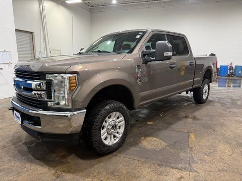 Used 2018 Ford F250 XLT w/ Snow Plow Prep Package image 3