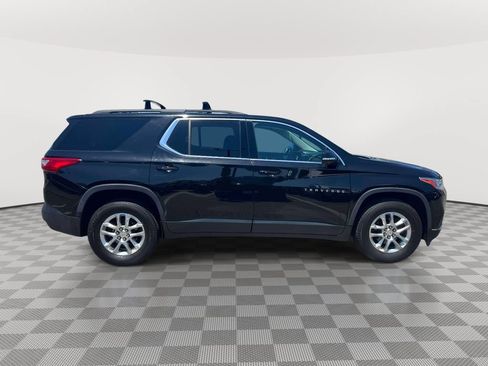 Used 2020 Chevrolet Traverse LT w/ Driver Confidence II Package AWD/4WD image 4