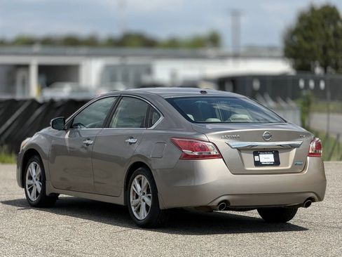 Used 2013 Nissan Altima 2.5 SV w/ 2.5SV Convenience Pkg image 10