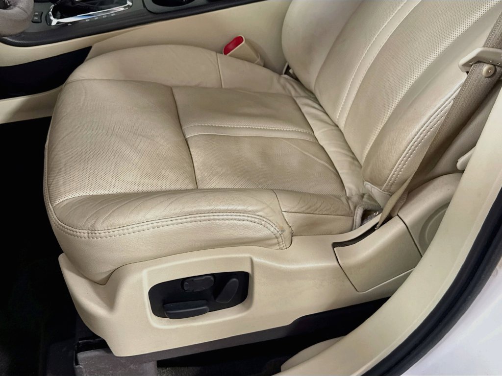 Used 2019 Lincoln MKT AWD image 23