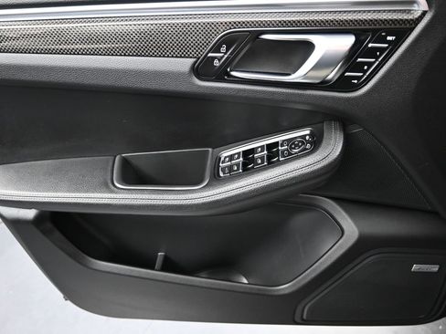 Used 2019 Porsche Macan S image 14