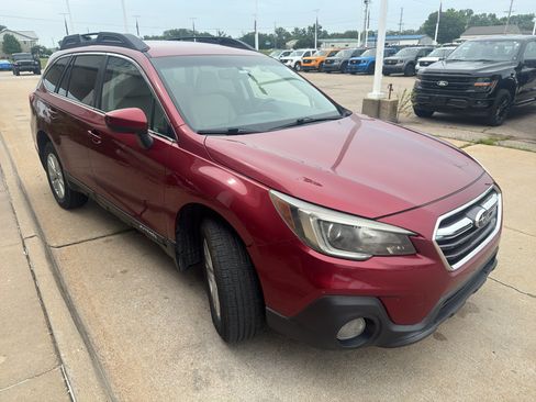 Used 2018 Subaru Outback 2.5i Premium AWD/4WD image 4