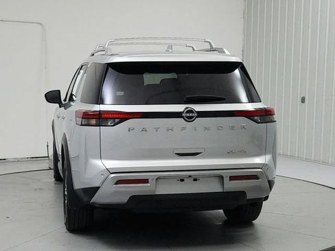 Used 2025 Nissan Pathfinder SL AWD/4WD image 6