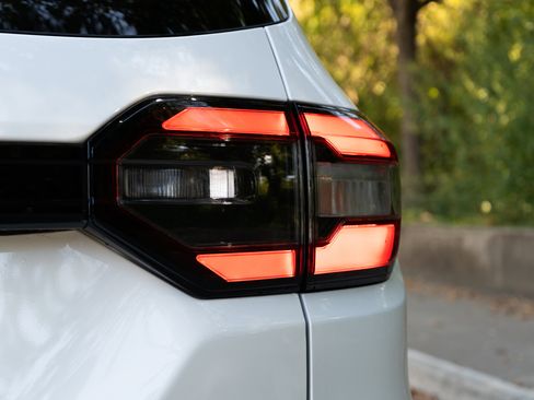 Certified 2025 Honda Pilot Touring image 13