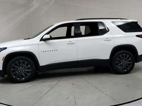 Used 2023 Chevrolet Traverse RS AWD/4WD image 2