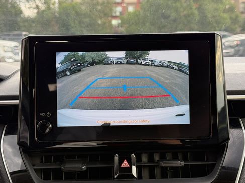 Used 2024 Toyota Corolla LE FWD image 27