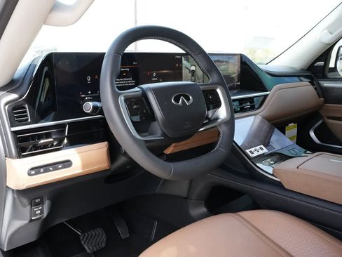 New 2026 INFINITI QX80 Luxe image 16