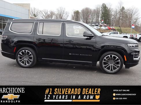 Used 2022 Jeep Grand Wagoneer Series III w/ Rear Seat Video Group 1 AWD/4WD image 1