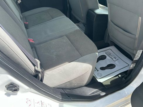 Used 2011 Nissan Sentra 2.0 SR FWD image 11