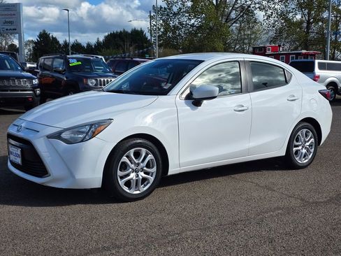 Used 2018 Toyota Yaris iA FWD image 1