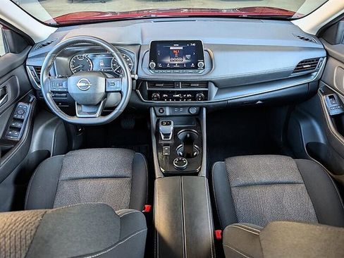 Used 2025 Nissan Rogue SV AWD/4WD image 3