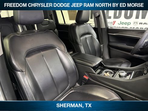 Used 2023 Jeep Grand Cherokee L Limited RWD image 10