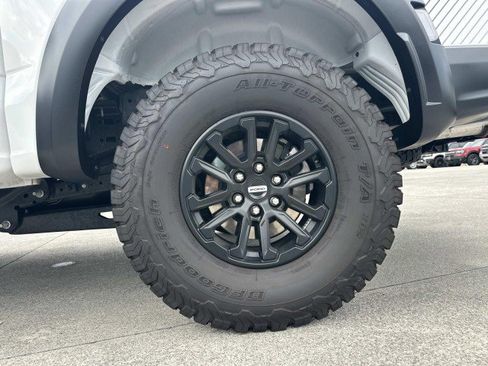 Used 2025 Ford F150 Raptor AWD/4WD image 19