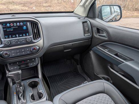 Used 2018 Chevrolet Colorado Z71 w/ Centennial Edition RWD image 11