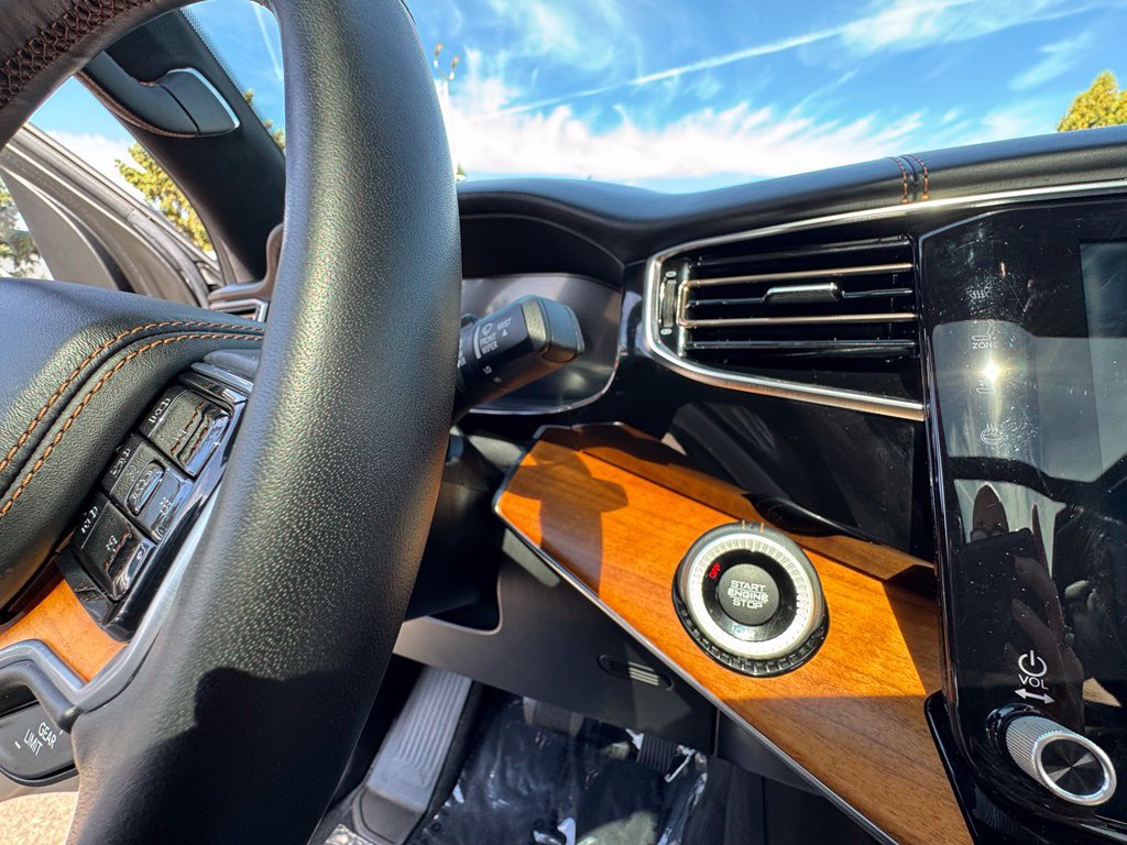 Used 2022 Jeep Grand Wagoneer Series III w/ Rear-Seat Entertainment Group AWD/4WD image 23