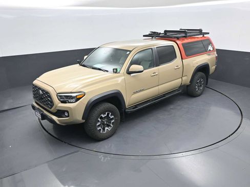 Used 2020 Toyota Tacoma TRD Off-Road AWD/4WD image 25