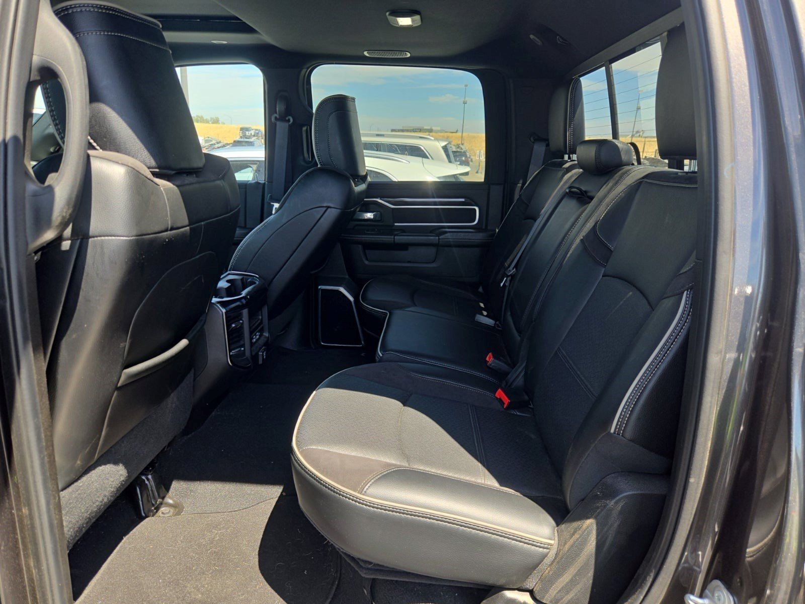 Used 2022 RAM 2500 Laramie w/ Night Edition AWD/4WD image 9