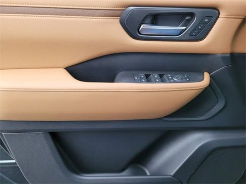 New 2026 Nissan Armada SL w/ Captain's Chari Seat Package image 23