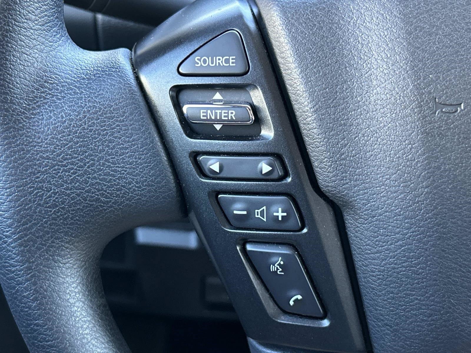 Used 2024 Nissan Frontier SV RWD image 21