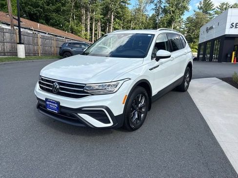 Used 2023 Volkswagen Tiguan SE w/ Panoramic Sunroof Package AWD/4WD image 4