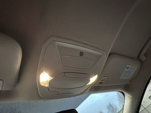 Used 2019 Ford Escape SE image 25