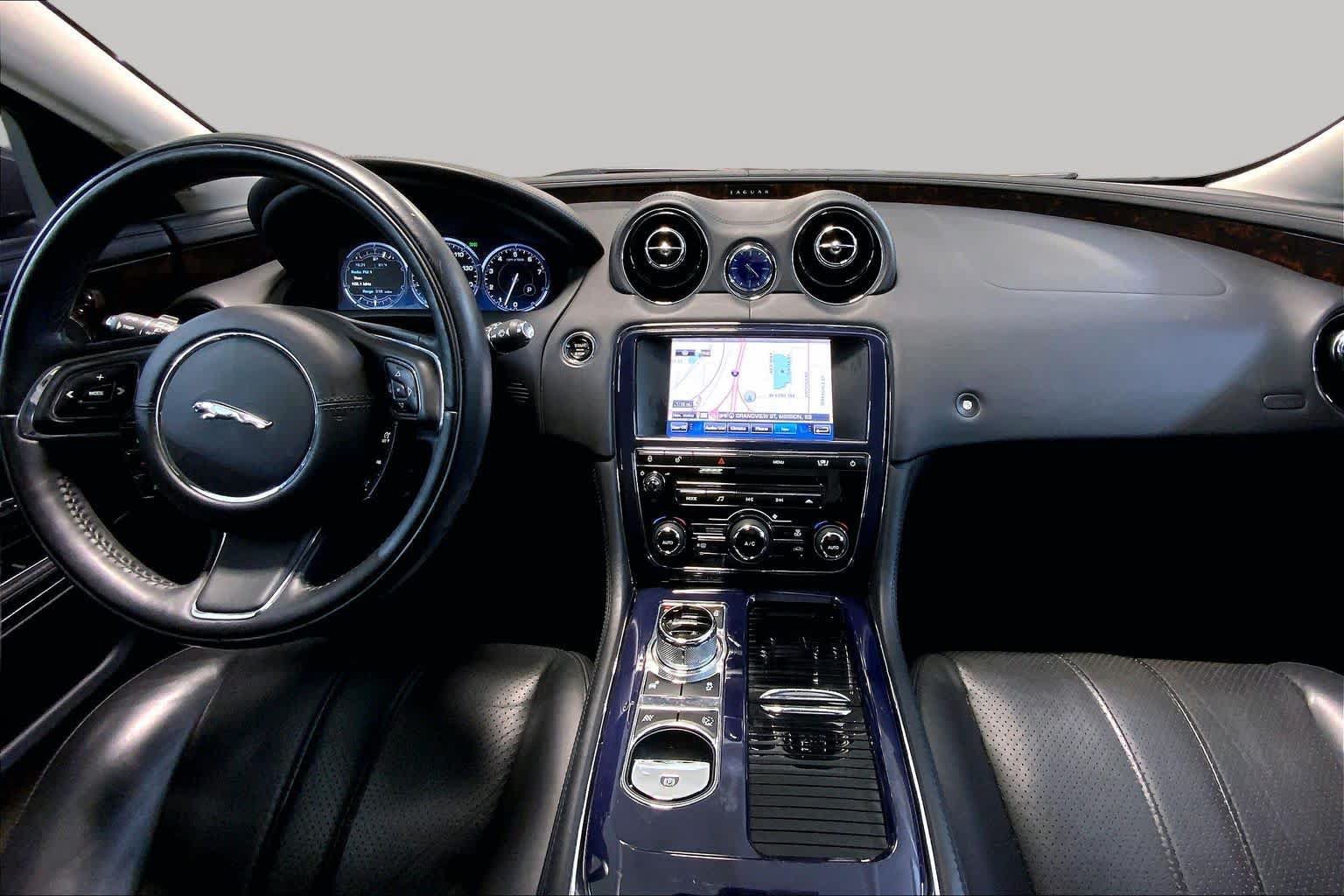 Used 2011 Jaguar XJ RWD image 15