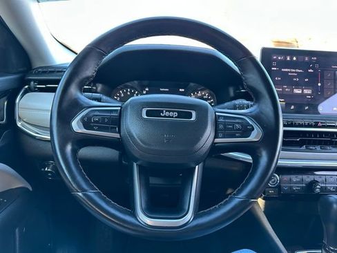 Certified 2022 Jeep Compass Limited image 28