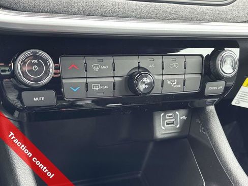 New 2026 Jeep Compass Latitude image 26