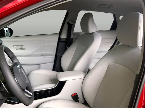 Used 2025 Hyundai Kona SEL FWD image 8