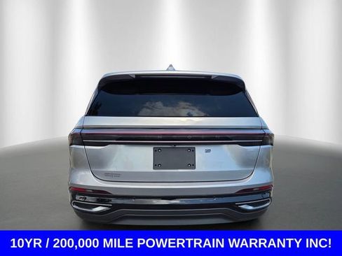 Used 2025 Lincoln Nautilus Premier AWD/4WD image 4