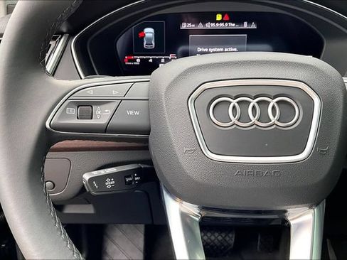 Used 2022 Audi Q5 2.0T Premium Plus w/ Premium Plus Package AWD/4WD image 11