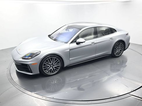 Certified 2026 Porsche Panamera w/ Premium Package RWD image 31