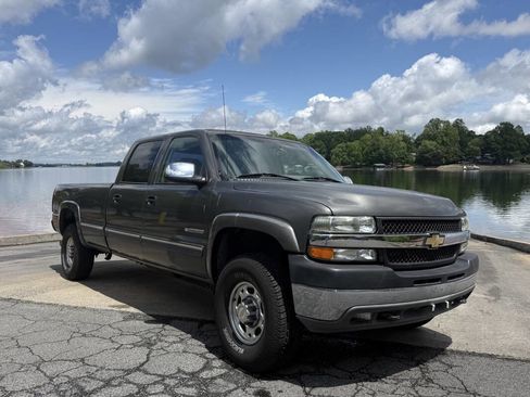 Used 2001 Chevrolet Silverado 2500 LS w/ Off-Road Skid Plate Pkg AWD/4WD image 6