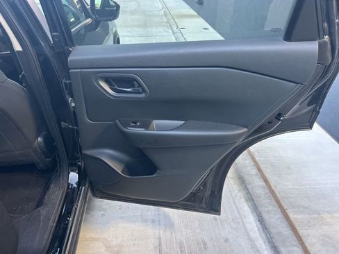 Used 2024 Nissan Rogue S FWD image 14