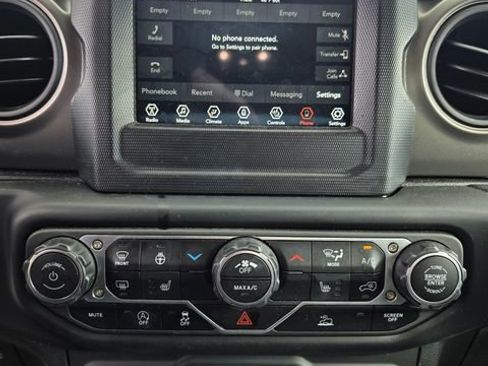 Used 2023 Jeep Gladiator Sport AWD/4WD image 13