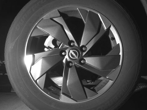 Used 2025 Nissan Rogue SV image 15