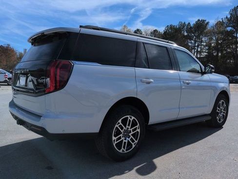 New 2025 Ford Expedition Active image 4