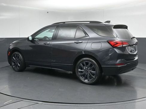 Used 2022 Chevrolet Equinox RS w/ LPO, Floor Liner Package image 5