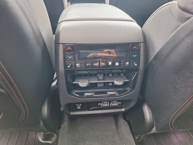 Used 2023 Jeep Grand Cherokee L Summit AWD/4WD image 47