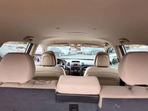 Used 2013 Kia Sorento LX FWD image 8