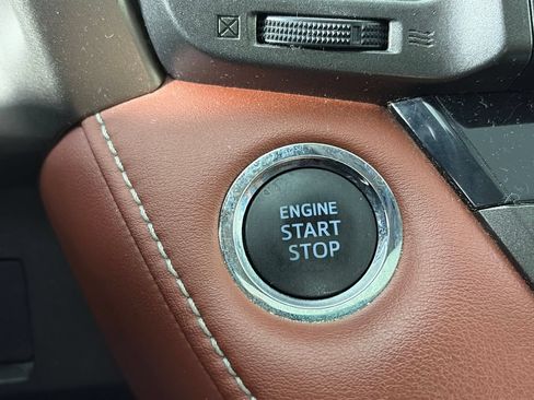 Used 2013 Toyota RAV4 Limited AWD/4WD image 22