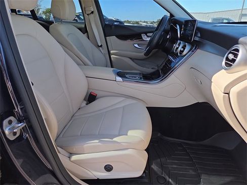 Used 2022 Mercedes-Benz GLC 300 image 16