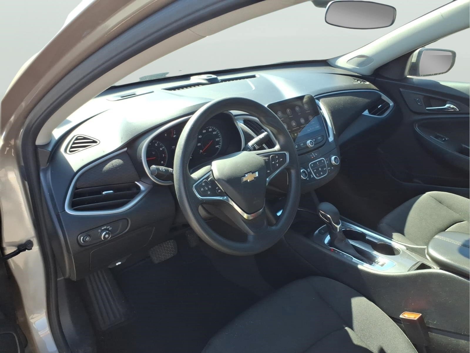 Used 2024 Chevrolet Malibu LT FWD image 11