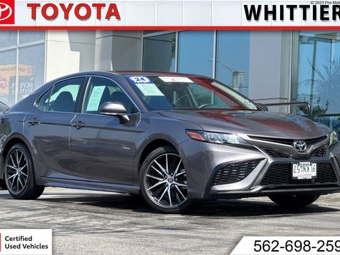 Certified 2024 Toyota Camry SE image 1