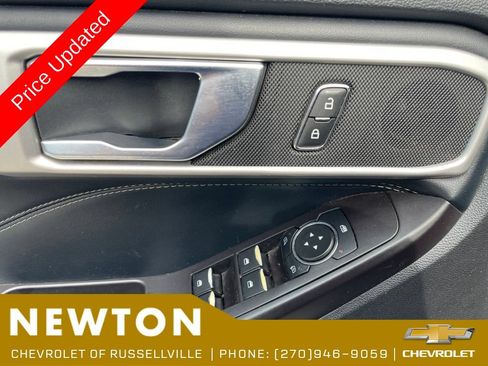 Used 2020 Ford Explorer XLT w/ Equipment Group 202A RWD image 9